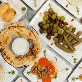 Appetizer
Combination Plate